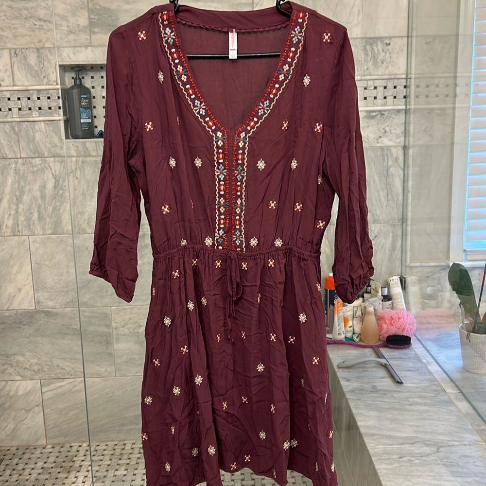 Super soft boho dress! Color is light plum  !